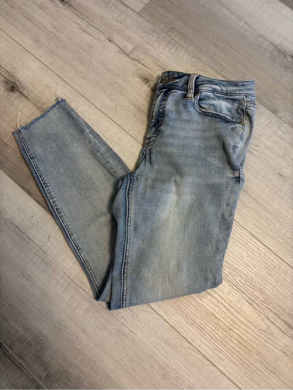 Pistola Light Wash Raw Hem Skinny Jeans Women’s Size 27